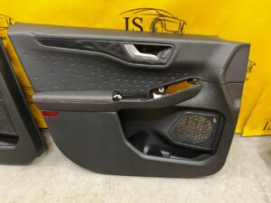 TAPICERKA BOCZEK DRZWI TYŁ LEWY FORD KUGA MK3 ST-LINE
