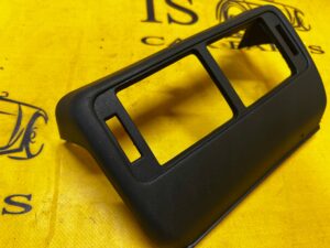 OSŁONA OBUDOWA KRATKI TUNELU TYŁ RANGE ROVER VELAR L560