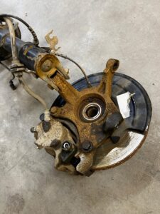 NOGA AMORTYZATOR ZWROTNICA PRZÓD PRAWY DACIA DUSTER II 2WD LIFT 1.0 TCE