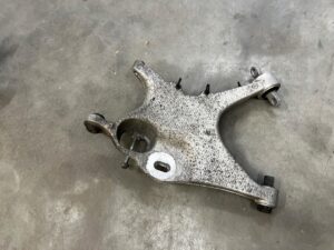 WAHACZ TYŁ TYLNY LEWY VOLVO XC90 II