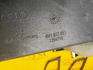 SCHOWEK ZAPALNICZKA POPIELNICZKA AUDI Q7 SQ7 4M0
