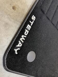 KOMPLET DYWANIKI WYCIERACZKI WELUROWE ORYGINALNE DACIA SANDERO III STEPWAY