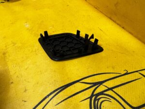 KRATKA ZAŚLEPKA MASKOWNICA GŁOŚNIKA DESKI LEWA RENAULT MEGANE IV