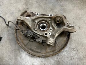 ZWROTNICA PIASTA TYŁ PRAWY MERCEDES CLS W218 3.0 CDI