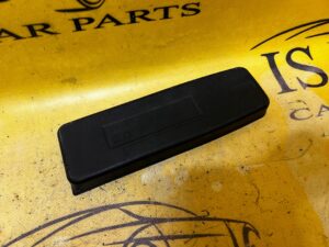 WKŁAD ZAŚLEPKA PODŁOKIETNIKA BMW E92 M3 7118064