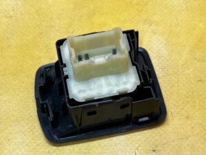 PANEL PRZEŁĄCZNIK SZYB PRZÓD LEWY DACIA SANDERO II EU