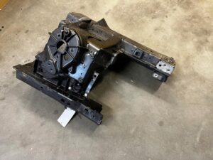 ĆWIARTKA PODŁUŻNICA FARTUCH KIELICH PRZÓD PRAWY RANGE ROVER VELAR L560