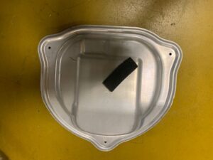 OSŁONA POKRYWA POMPY PALIWA ZBIORNIKA AUDI Q7 4M