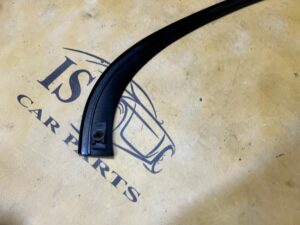 LISTWA DEKORACYJNA SZYBY MERCEDES C-KLASA W206