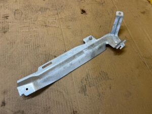 UCHWYT MOCOWANIE WSPORNIK PODSUFITKI MERCEDES GLS X166