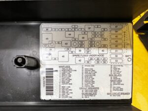 OSŁONA ZAŚLEPKA PUSZKI SKRZYNKI BEZPIECZNIKÓW CHEVROLET CORVETTE C5 97-04