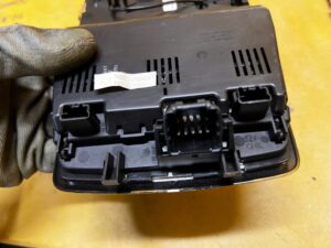 LAMPKA OŚWIETLENIE PODSUFITKI PRZÓD SZYBERDACH PEUGEOT 508 I