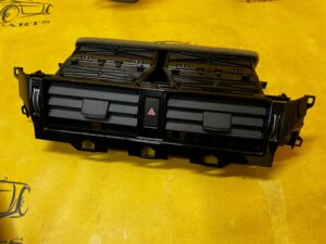 KRATKA NAWIEWU ŚRODKOWA DESKI KONSOLI LAND ROVER DISCOVERY 5 V L462 LHD