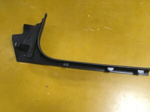 LEWA OSŁONA LISTWA PROGU MERCEDES W246 INFINITI