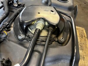KOMPLET ZBIORNIK BAK POMPA PALIWA FORD BRONCO 2.7 V6 ECOBOOST 21-