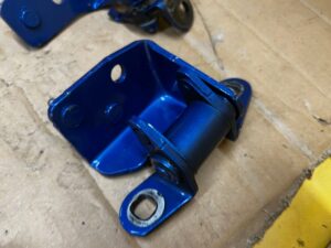 KPL ZAWIASY DRZWI TYŁ PRAWY FORD BRONCO 21- VELOCITY BLUE PEARL METALIC