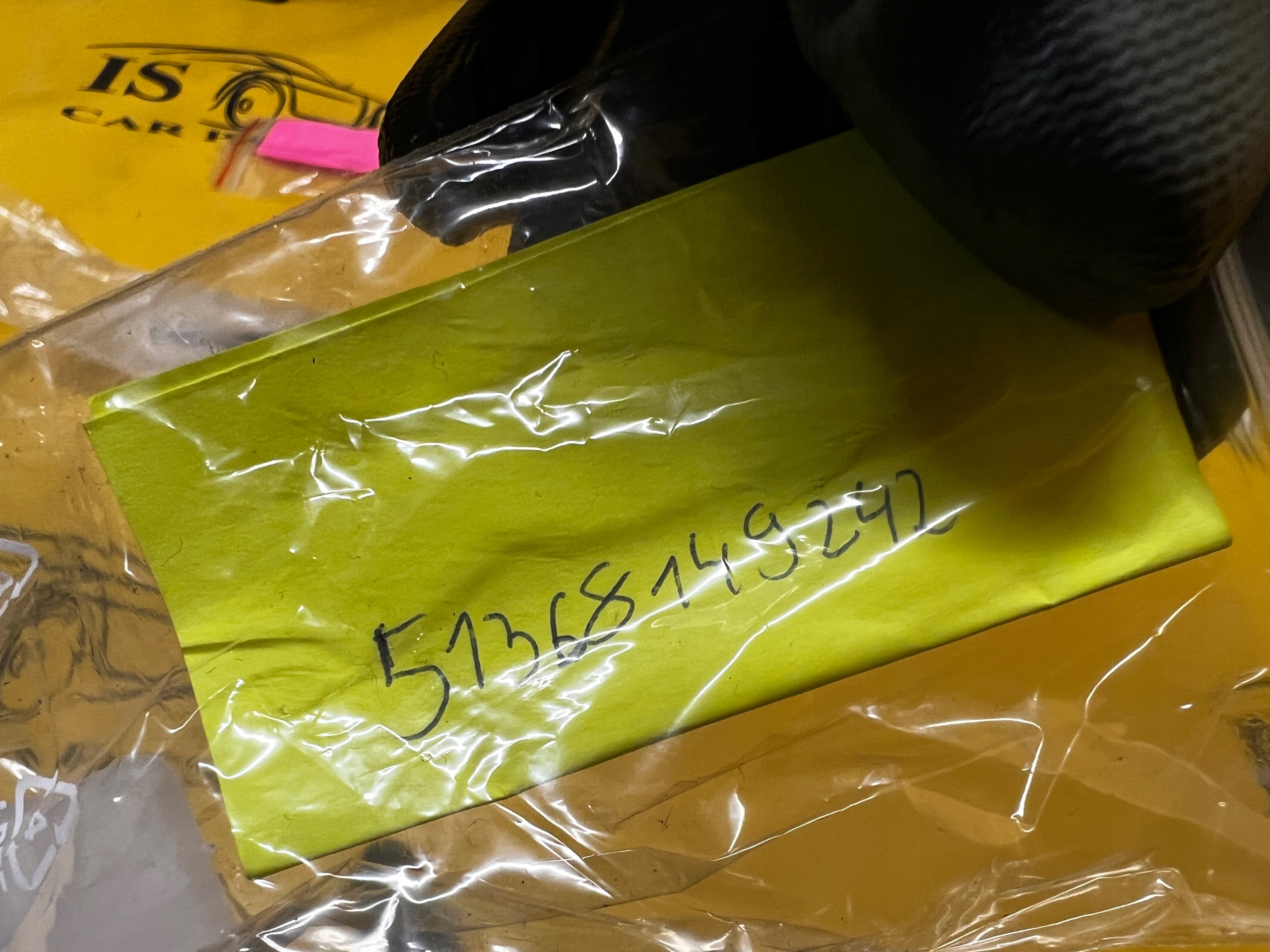 SPINKA MOCOWANIE BOCZKA DRZWI PRZÓD BMW X5 E53 NOWA OEM