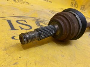 FORD FIESTA MK7 1.0 EC PÓŁOŚ LEWA CV17-3B437-BD