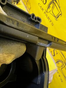 SCHOWEK TUNELU ŚRODKOWEGO DEKOR CUPHOLDER RANGE ROVER VELAR L560