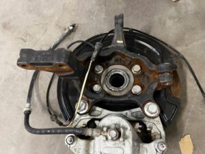 ZWROTNICA PIASTA ZACISK PRZÓD PRZEDNIA PRAWY PRAWA NISSAN E-NV200 EVALIA