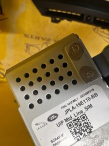 PANEL ADAPTER GNIAZDO INTERFEJS 12V USB SIM RANGE ROVER EVOQUE II L551