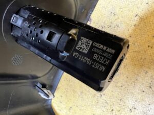 OSŁONA TYŁ TUNELU ŚRODKOWEGO WEJŚCIE USB USB-C FORD ESCAPE MK4