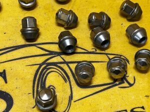 5 X ŚRUBA KOŁA FELGI NAKRĘTKA FORD KUGA MK3 NOWA