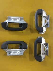 RĄCZKA UCHWYT PODSUFITKI MERCEDES 246 INFINITI Q30