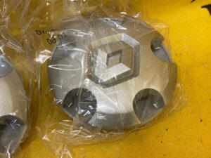 4 X DEKIELKI KOŁPAKI FELGI STALOWEJ RENAULT TRAFIC III NOWE OEM