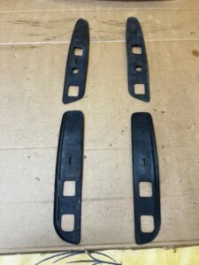KOMPLET USZCZELKA RELINGU DACHOWEGO LEWA PRAWA NISSAN X-TRAIL III T32