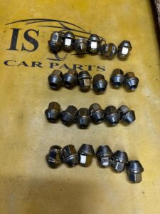 KOMPLET NAKRĘTKI DO KÓŁ KOMPLET 24 SZT FORD BRONCO 21-