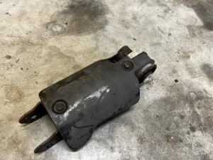 WAHACZ TYŁ TYLNY LEWY RANGE ROVER VELAR L560