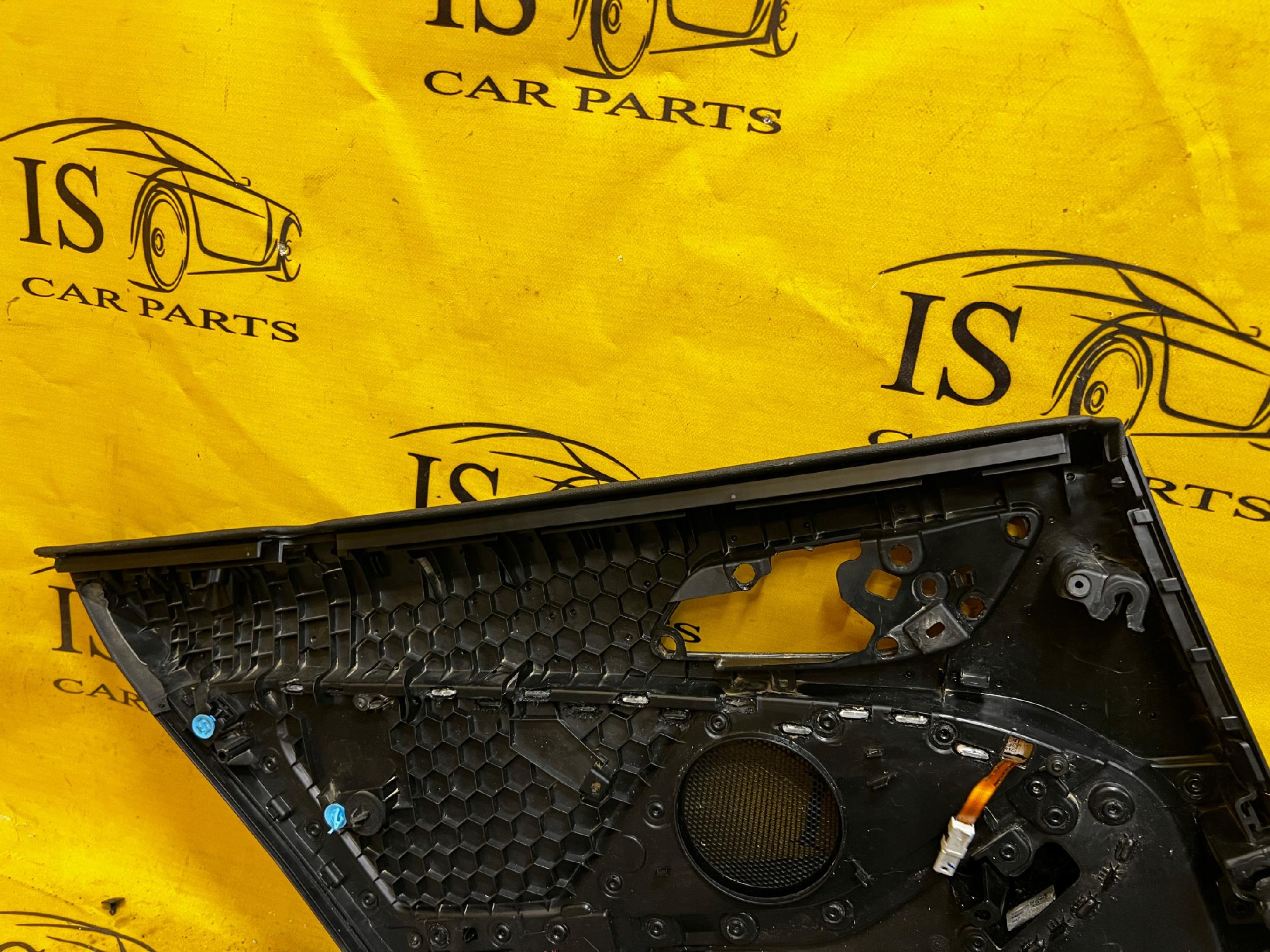 BOCZEK DRZWI TYŁ PRAWY BMW 1 F40