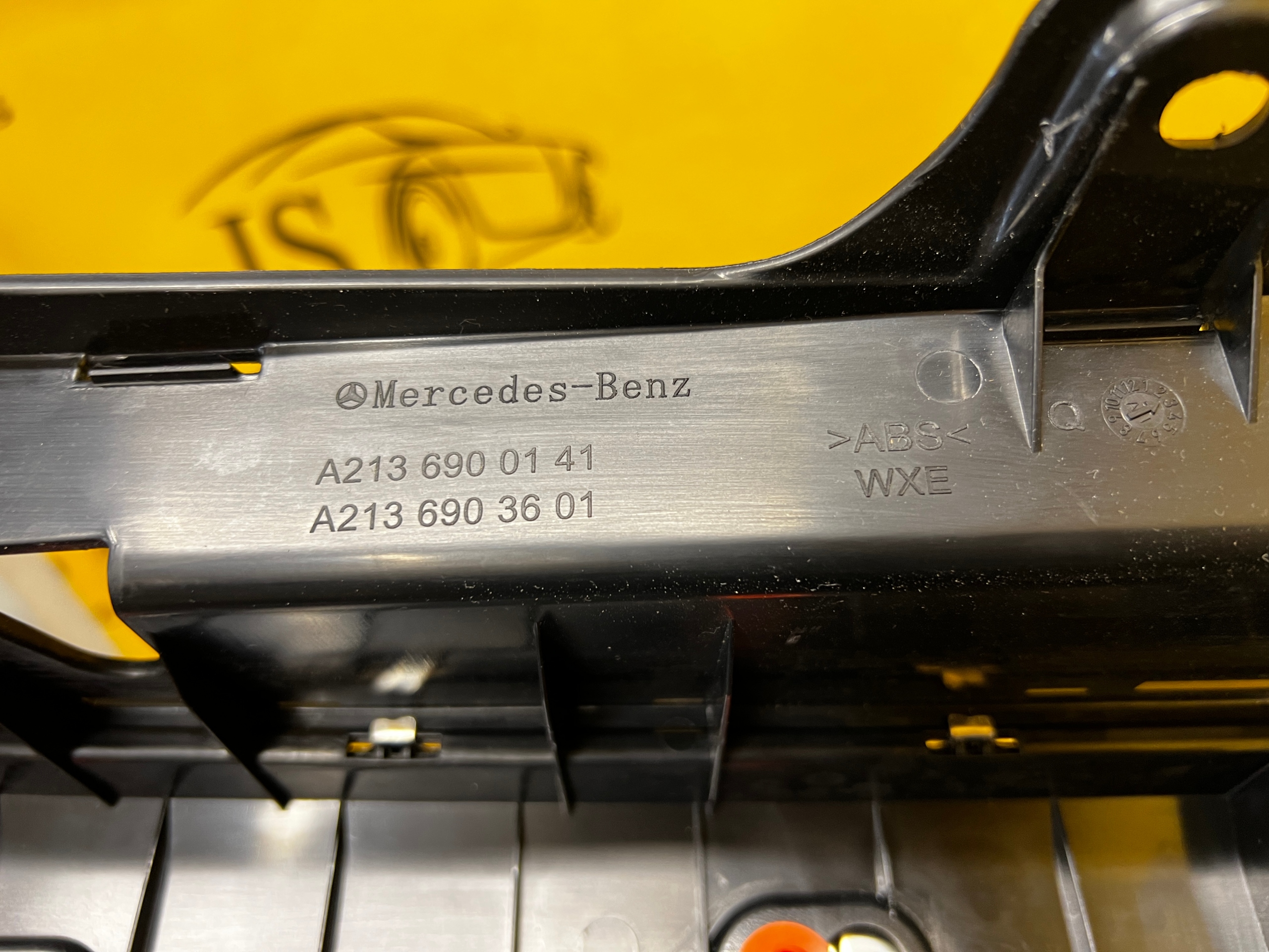 OSŁONA LISTWA PROGOWA BAGAŻNIKA MERCEDES E-KLASA W213