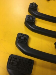 RĄCZKA UCHWYT PODSUFITKI MERCEDES 246 INFINITI Q30