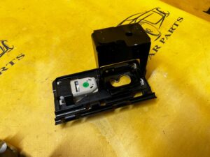 LAMPKA OŚWIETLENIE KABINY WNĘTRZA PRAWA LAND ROVER DISCOVERY 5 V L462