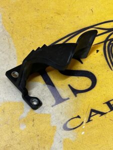 OSŁONA PLASTIK ZAŚLEPKA ALTERNATORA FORD ESCAPE MK4 1.5 EB