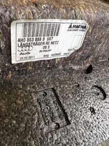 BOCZEK TAPICERKA BAGAŻNIKA PRAWY PRAWA AUDI A8 D4 4H