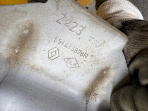 MOCOWANIE WSPORNIK UCHWYT BŁOTNIKA PRZÓD LEWY DACIA SANDERO III 369