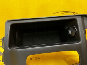 WNĘKA SCHOWEK TUNELU JEEP GRAND CHEROKEE WK2 SRT