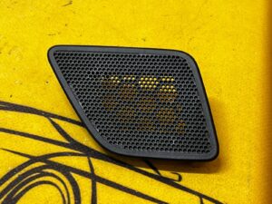 PRAWA OSŁONA MASKOWNICA GŁOŚNIKA RENAULT MEGANE IV