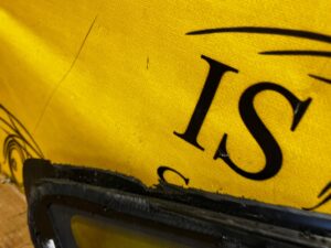 SZYBA KAROSERYJNA BŁOTNIKA TYŁ LEWY FORD MUSTANG VI MK6 S550 GT 5.0 2016R