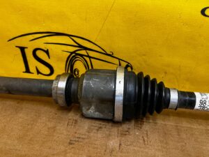 PÓŁOŚ PRZÓD PRZEDNIA PRAWY PRAWA PEUGEOT 3008 II 1.2 THP