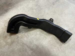 DOLOT KANAŁ TUNEL POWIETRZA TYŁ RANGE ROVER EVOQUE L538