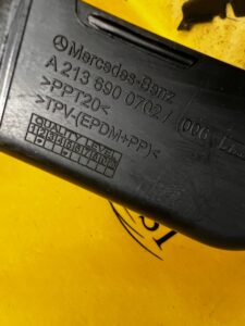 OSŁONA ZAŚLEPKA PLASTIK LEWA MERCEDES E-KLASA W213