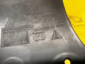 LISTWA OSŁONA BLENDA LAMPY REFLEKTORA PRZÓD PRAWY PORSCHE MACAN 95B