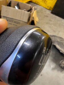 GAŁKA WYBIERAKA SKRZYNI BIEGÓW 6 BIEGOWA RENAULT MEGANE IV