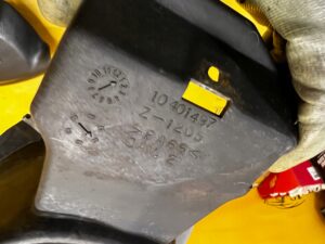 RAMKA UCHWYT GNIAZDO MOCOWANIE WLEWU PALIWA CHEVROLET CORVETTE C5 97-04