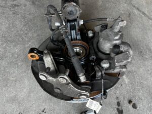 NOGA ZWROTNICA AMORTYZATOR PRZÓD LEWY PEUGEOT 3008 II 5008 II GRANDLAND X