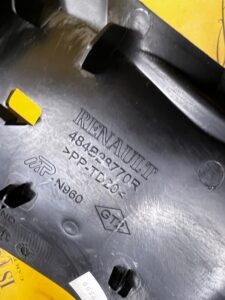 OBUDOWA OSŁONA KOLUMNY KIEROWNICZEJ DACIA DUSTER II